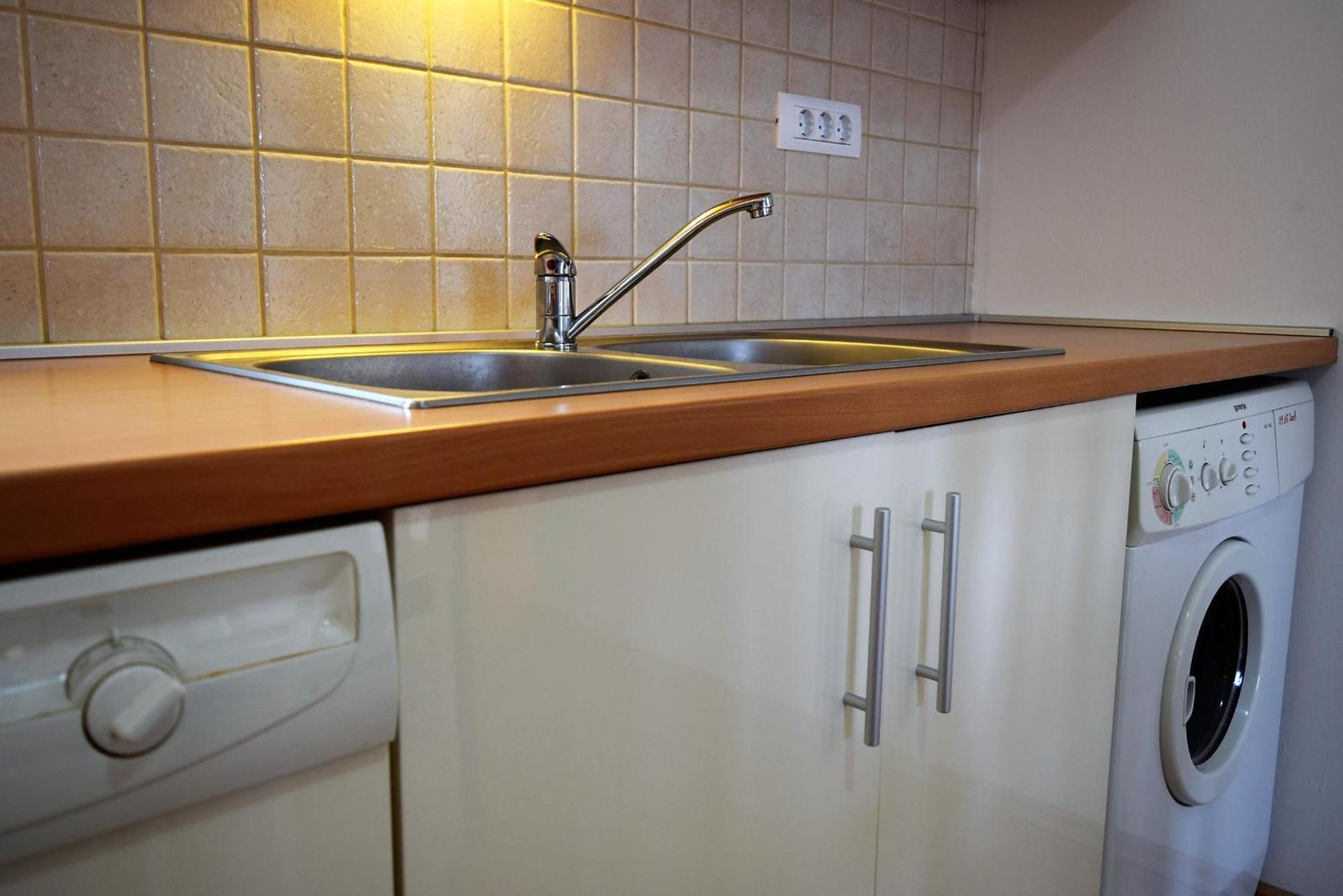 Sunnyy Beacch Apartments Banjol الغرفة الصورة