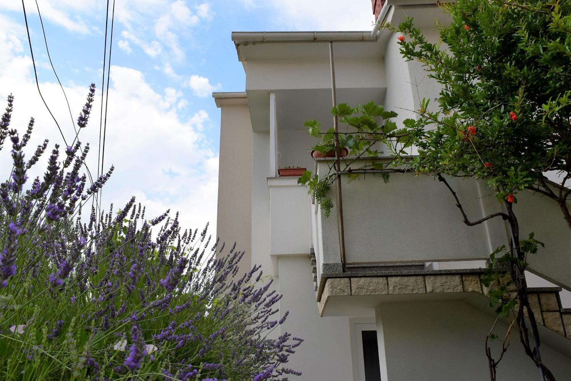 Sunnyy Beacch Apartments Banjol الغرفة الصورة