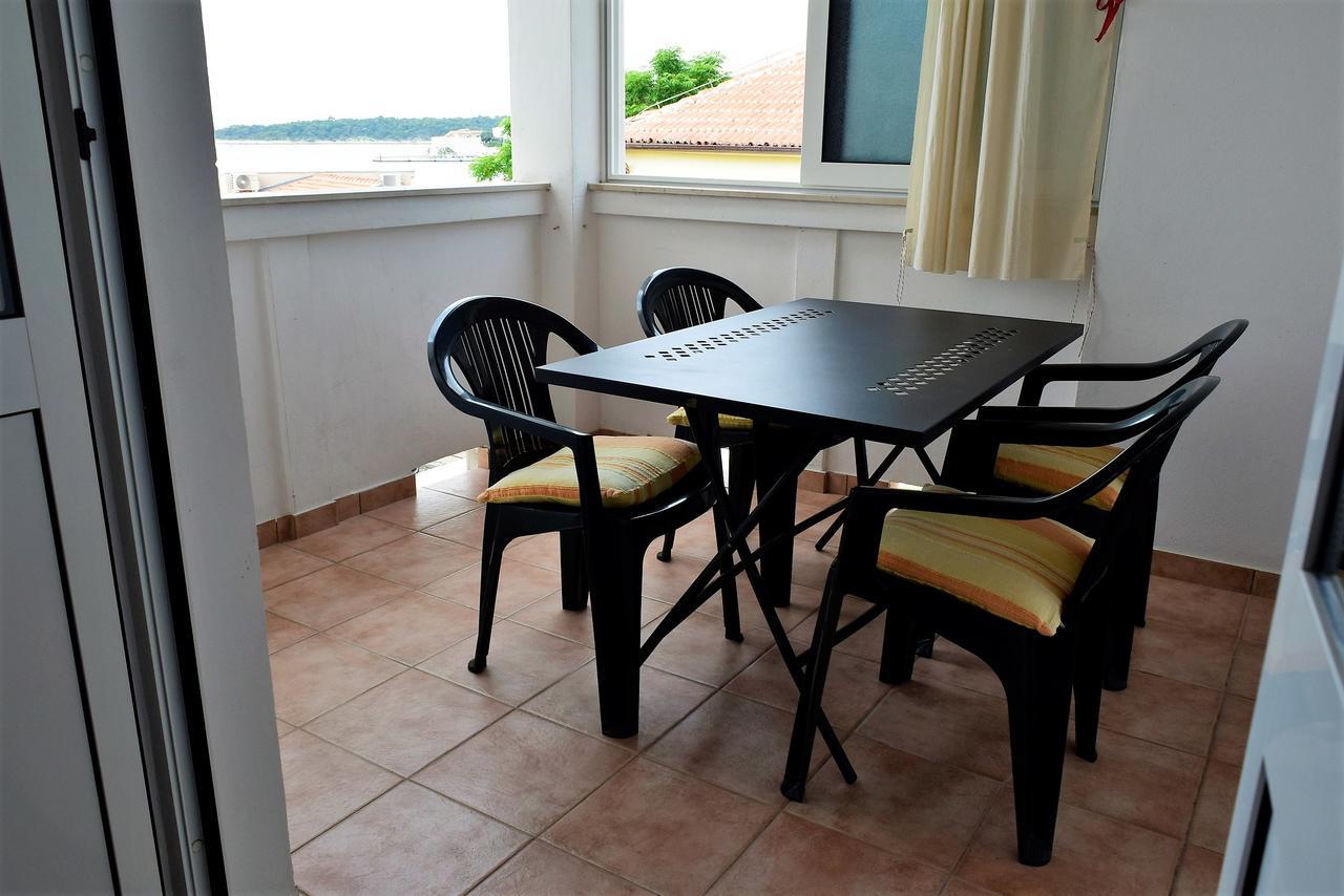 Sunnyy Beacch Apartments Banjol المظهر الخارجي الصورة